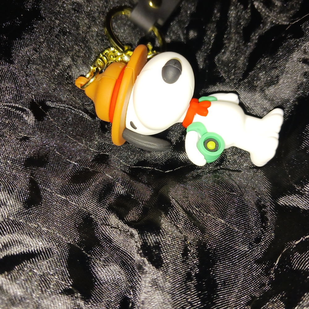 Fashion Jewelry Black and White Key Holder with Cute Design - Picture 8 of 9